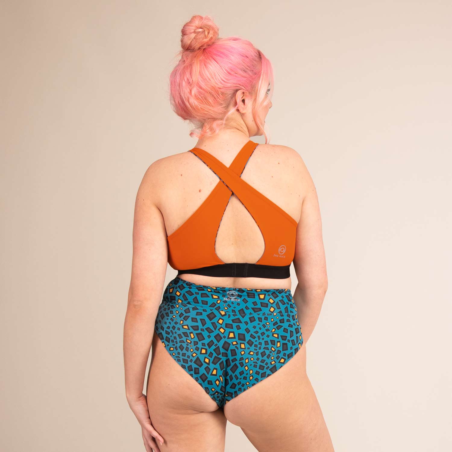 EQUINOX MINIMAL REPTILE | Reversible Recycled Sports Bra | 3RD ROCK Clothing -  Sophie is a 34G with a 32" underbust, 40.5" overbust and wears a size 16 F