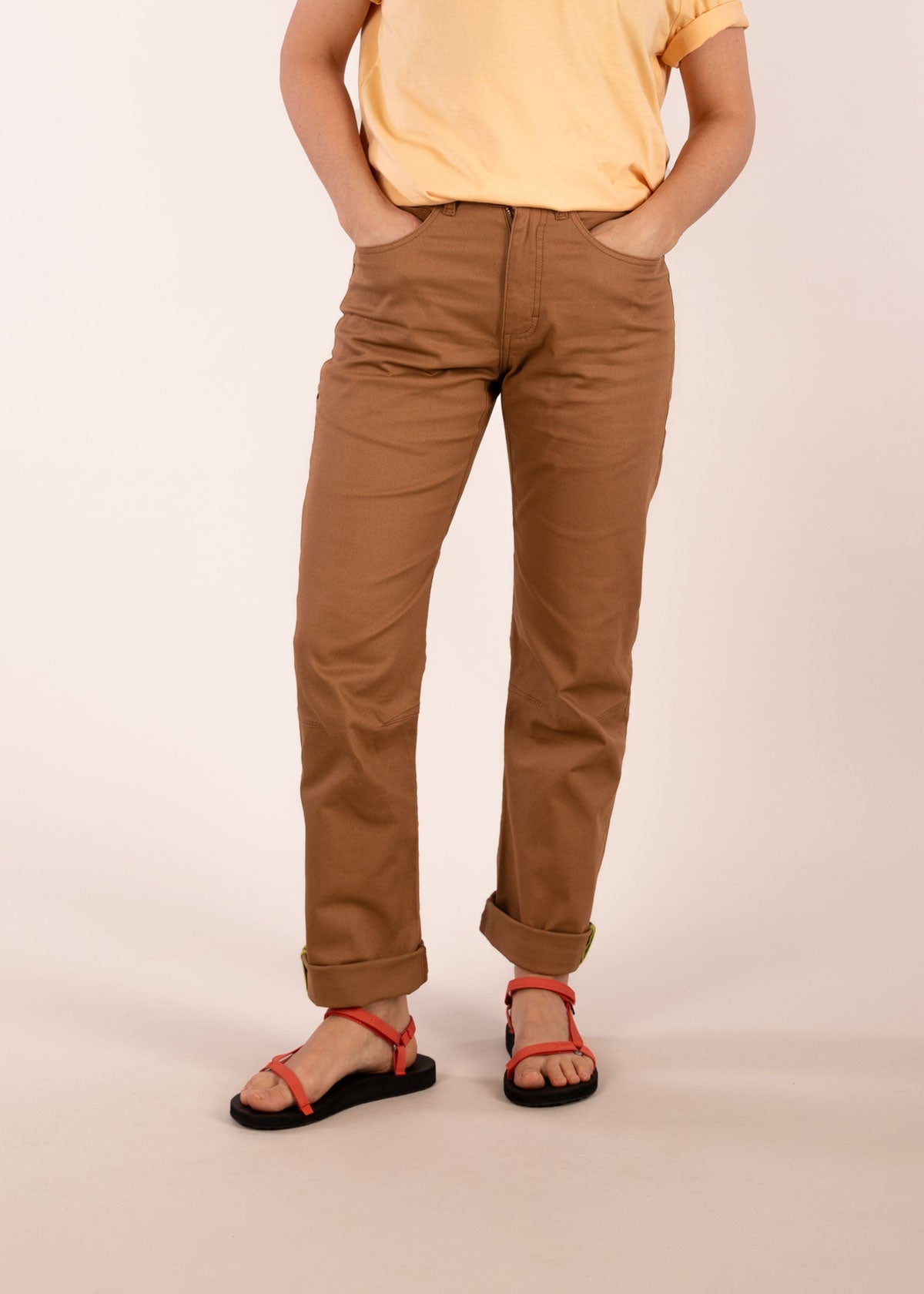 3rd rock organic cotton twill trousers for active lifestyle - Jess is 5ft 8” with a  29" waist, 38" hips & a 32.5" inseam and is wearing a size 28RL F