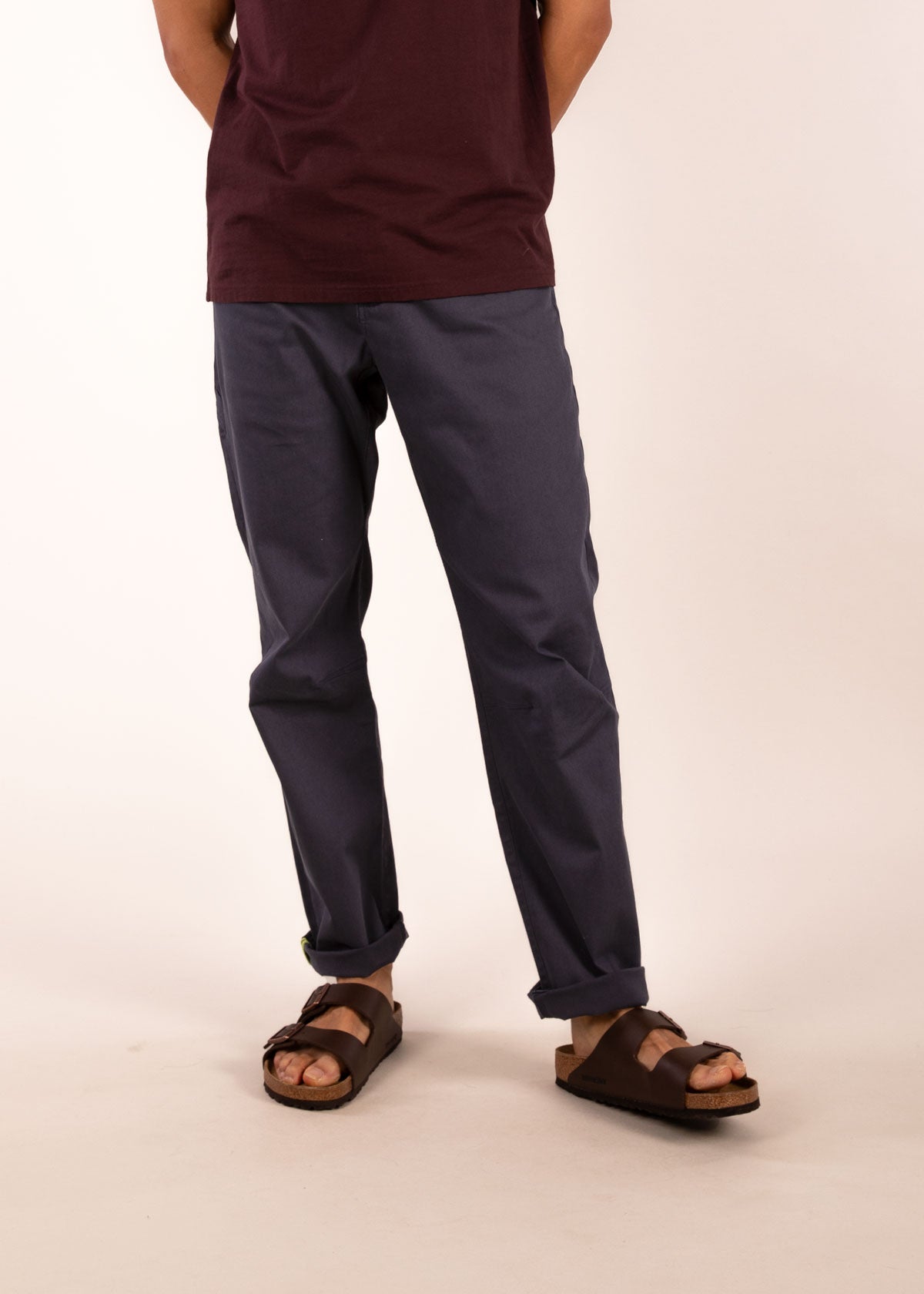 3rd rock organic cotton twill trousers for active lifestyle - Donald is 6ft 1″  with a 30" waist, 36" hips & a 33" inseam and is wearing a size 30LL. M