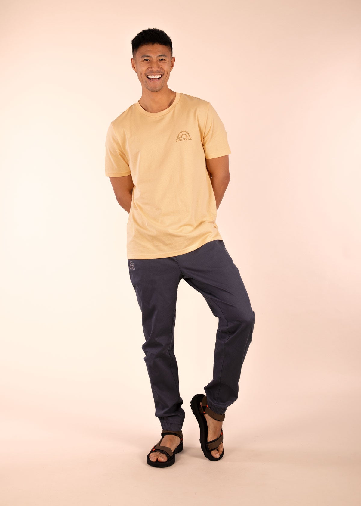 3rd rock clothing margo trousers unisex style in our shark colour - Donald is 6ft 1″  with a 30" waist, 36" hips & a 33" inseam and is wearing a size 30LL. M