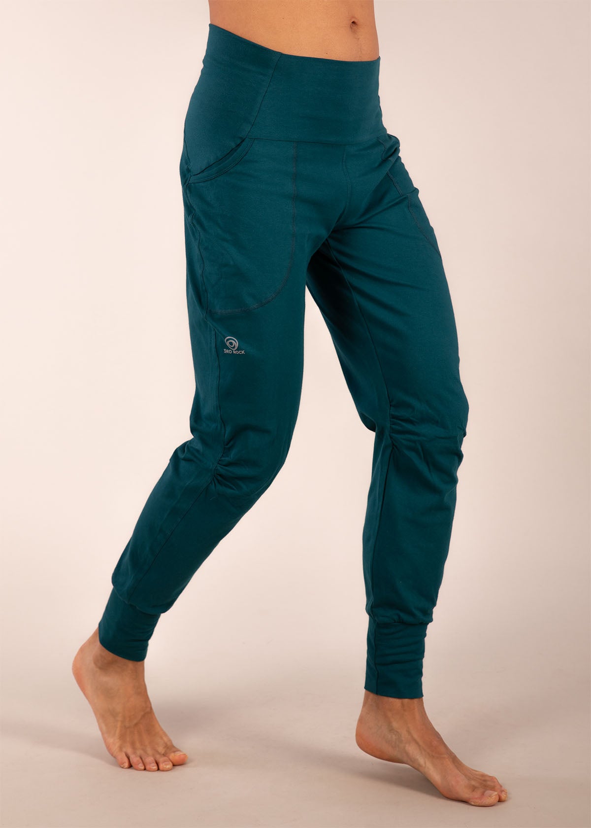 3RD ROCK sustainable organic cotton yoga sweatpants - Donald is 6ft1″  with a 30" waist, 36" hips & a 33" inseam and is wearing a size 30LL. M
