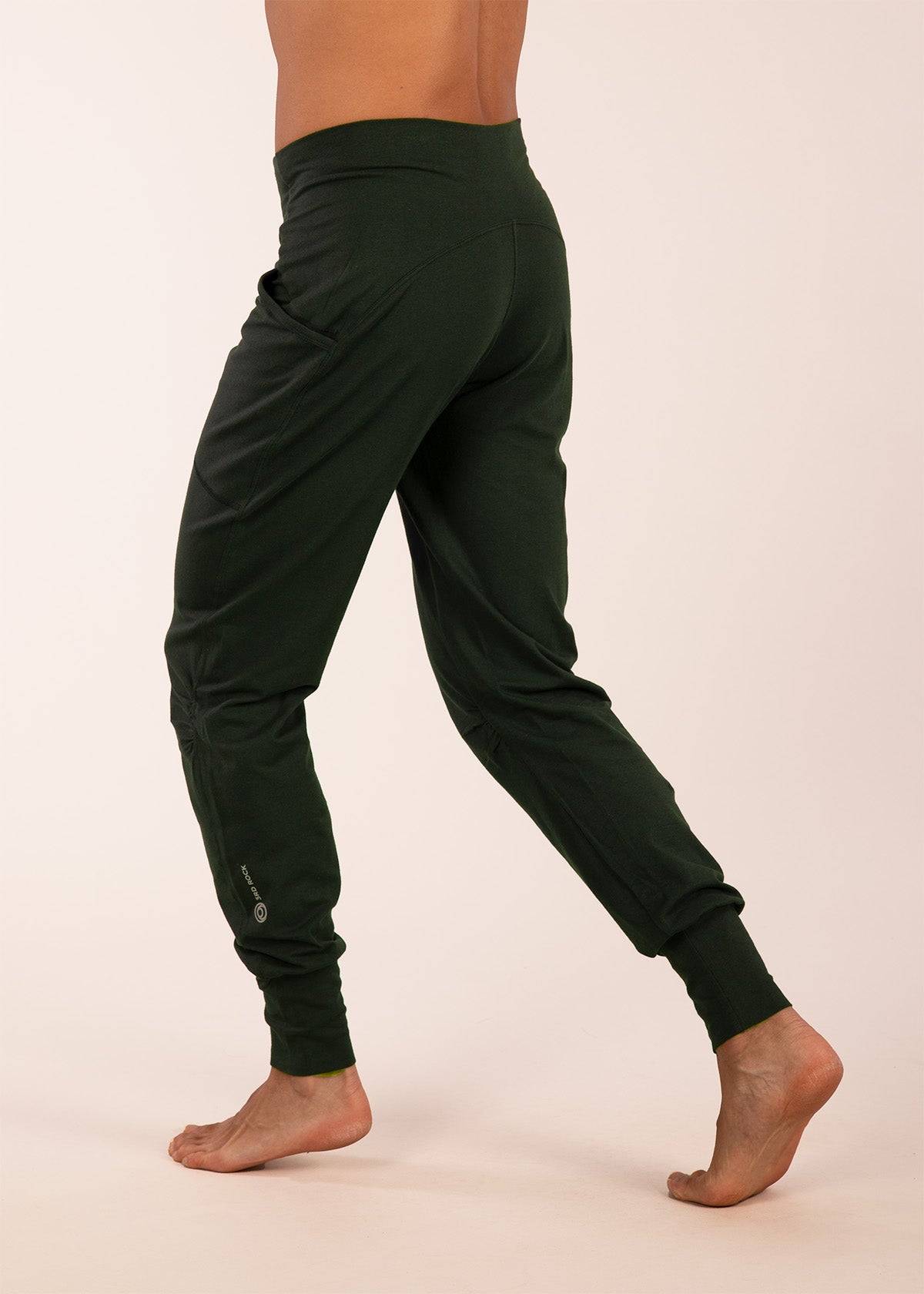 3RD ROCK organic cotton bataboom  yoga trousers - Donald is 6ft1″  with a 30" waist, 36" hips & a 33" inseam and is wearing a size 30LL. M