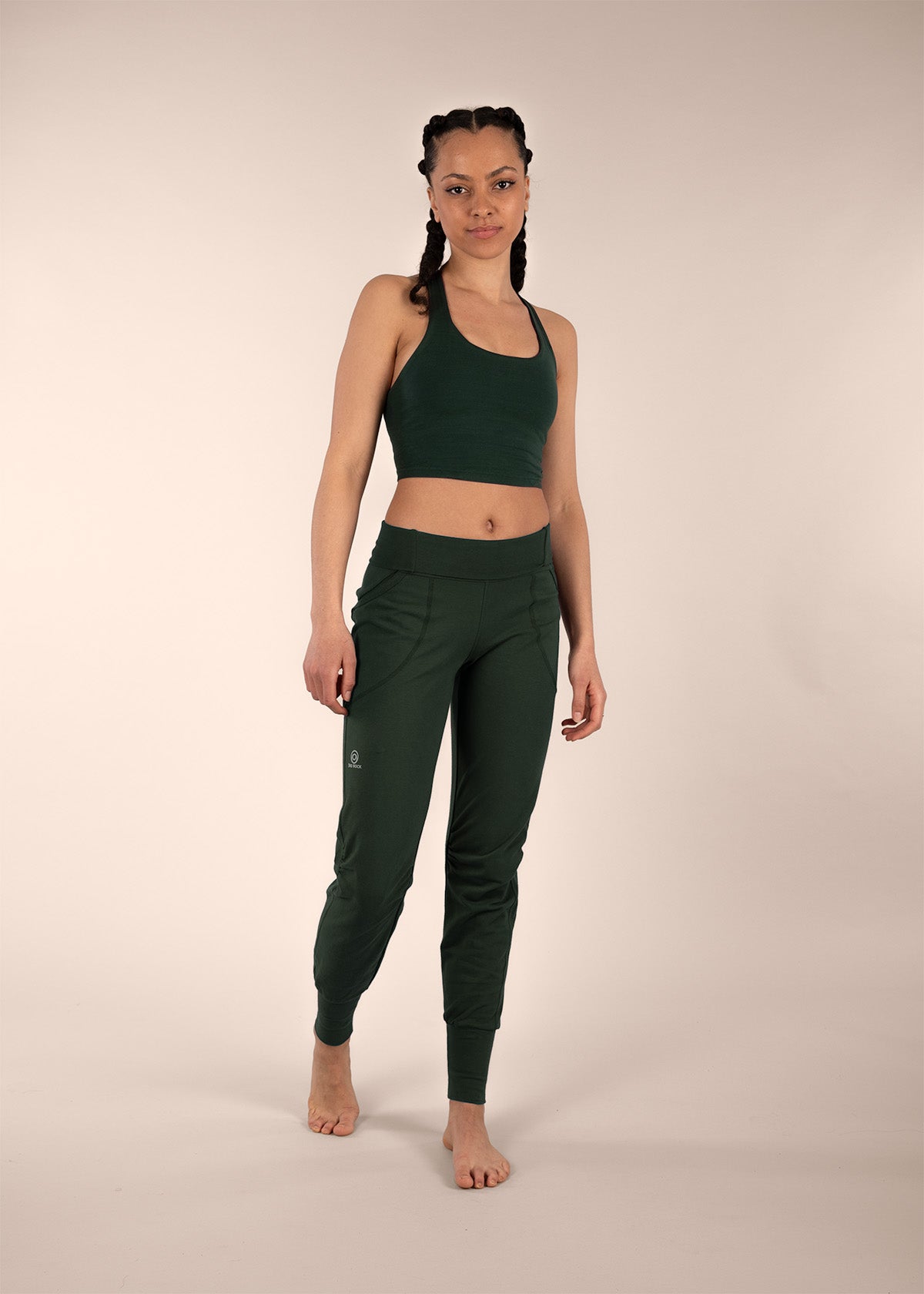 3RD ROCK organic cotton yoga trousers - Aaliyah is 5ft 8" with a 26" waist, 35" hips & a 33" inseam and is wearing a size 26RL. F