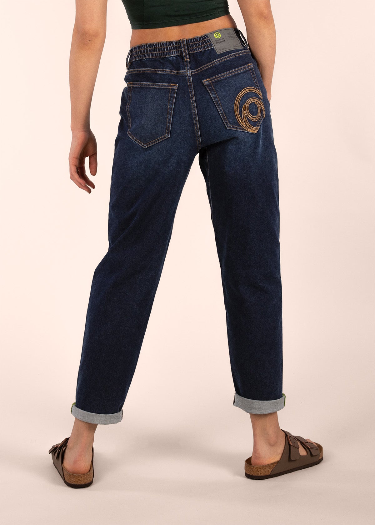 3rd rock sustainable movement denim jeans with a relaxed fit - Aaliyah is 5ft 8" with a 26" waist, 35" hips & a 33" inseam and is wearing a size 26RL. F
