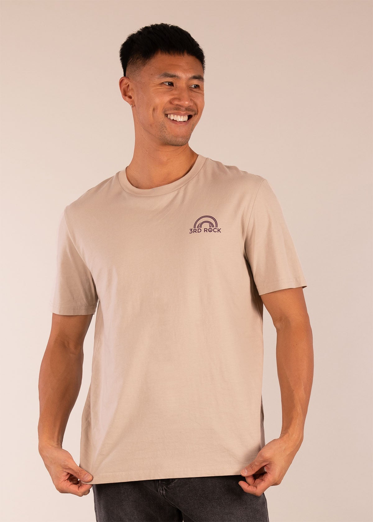 3RD ROCK Clothing organic cotton tee with horizon logo in our Sahara colouway - Donald is 6ft1″  with a 40" chest and is wearing a size L. M
