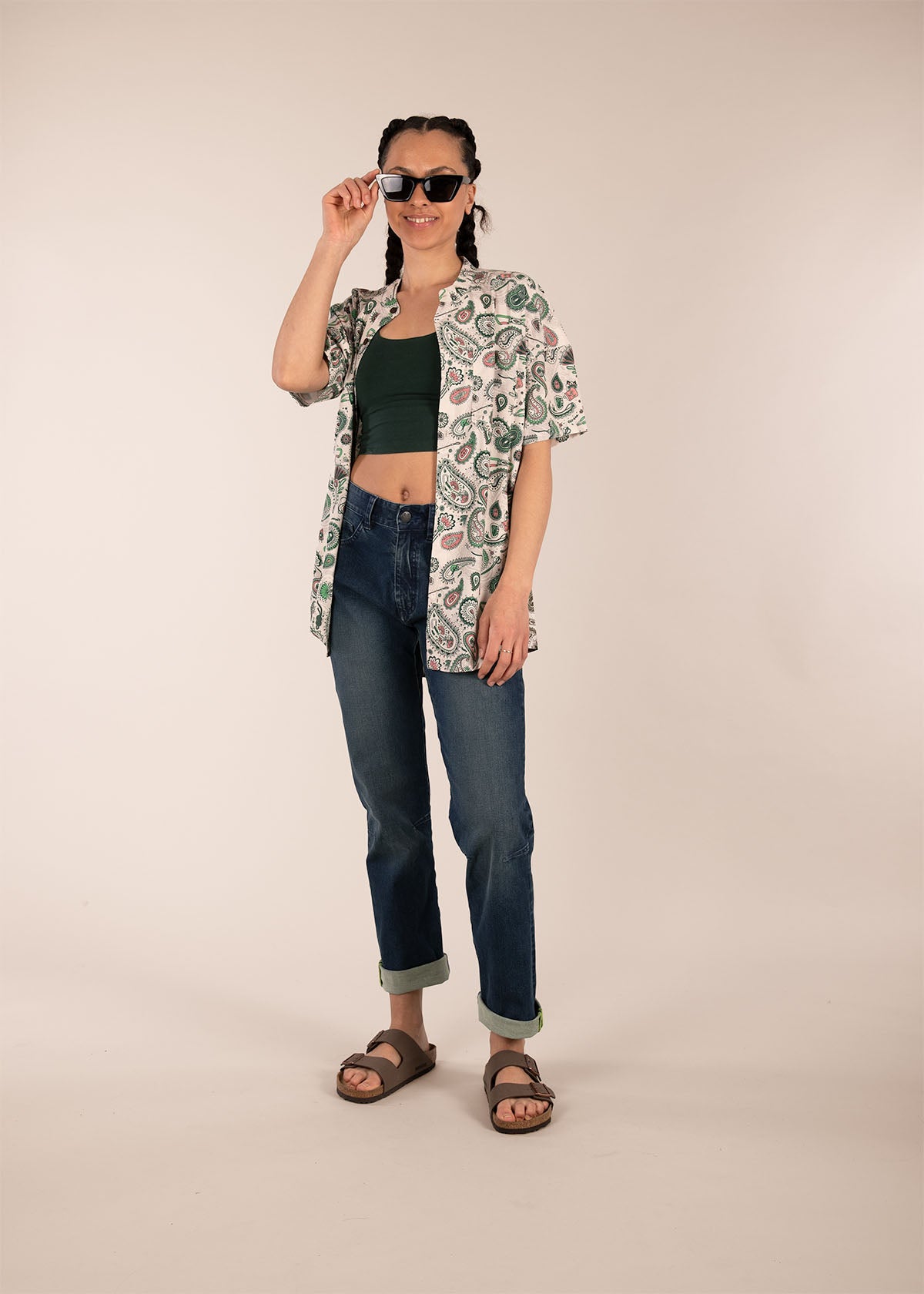 3RD ROCK sustainable denim jeans for climbing & chilling - Aaliyah is 5ft8" with a 26" waist, 35" hips & a 33" inseam and is wearing a size 26RL. F