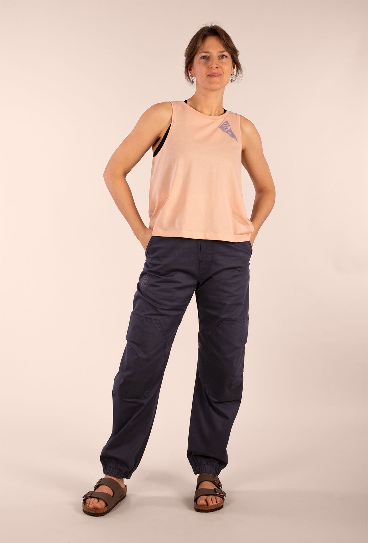 3rd rock clothing organic cotton nova trousers - Jess is 5ft 8” with a  29" waist, 38" hips & a 32.5" inseam and is wearing a size 28RL. F
